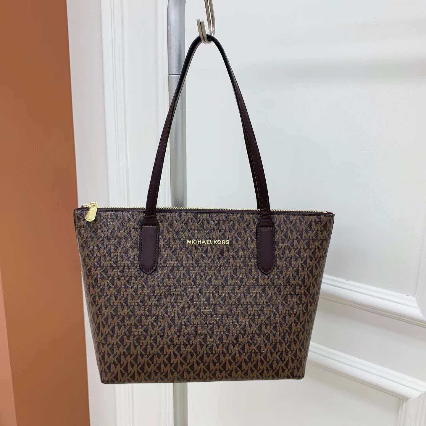 Women'S Tote Bags Michael Kors - ไมเคิล คอร์ส วินเซนต์กระเป๋าสะพายข้างผู้หญิงลายพิมพ์หรูหรา กระเป๋าถือแบรนด์หรู กระเป๋าถือผ้าแคนวาสลายปักคลาสสิกสำหรับผู้หญิง