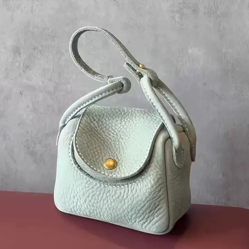 Mini Purse Chain - กระเป๋าแฟชั่นสุดน่ารักทรงกล่องขนาดเล็กสำหรับผู้หญิง กระเป๋าถือดีไซน์หรูหรา รุ่นใหม่ปี 2026 ทำจากวัสดุ PU