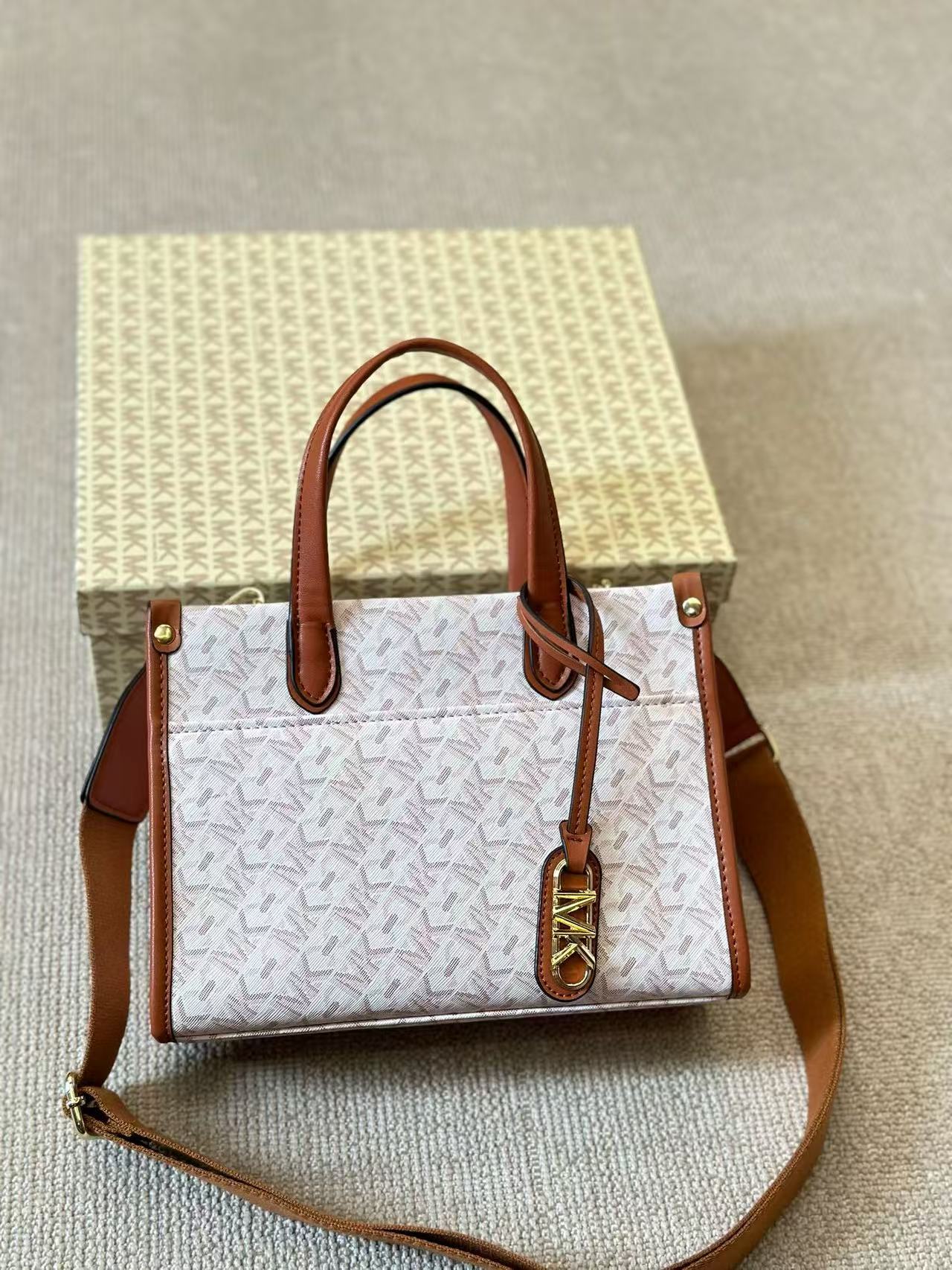กระเป๋าโท้ท Michael Kors ใหม่เ - Women'S Tote Bags Michael Kors บทวิจารณ์และราคา