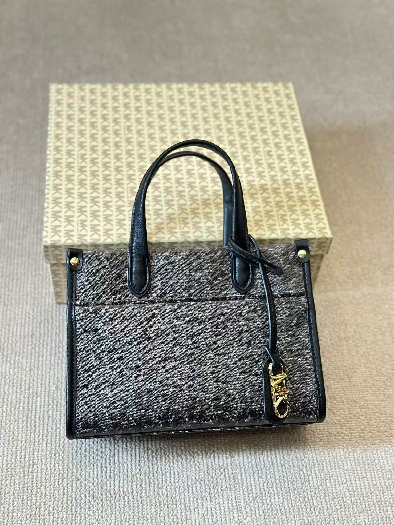 กระเป๋าโท้ท Michael Kors ใหม่เ - Women'S Tote Bags Michael Kors บทวิจารณ์และราคา