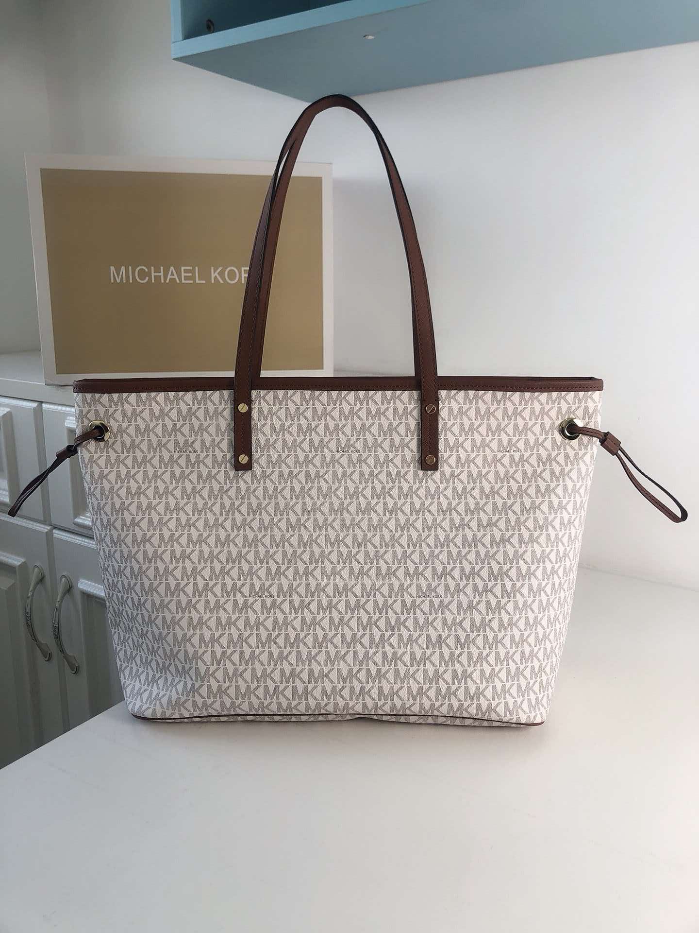 กระเป๋าโท้ทขนาดใหญ่สำหรับผู้หญ - Women'S Tote Bags Michael Kors บทวิจารณ์และราคา