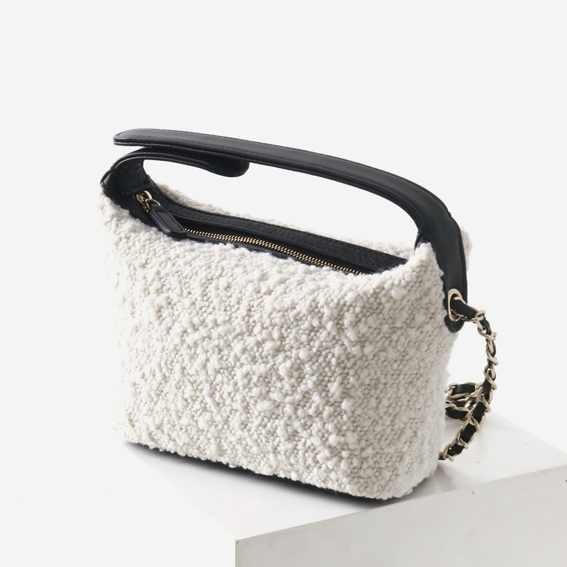กระเป๋าหนังคลาสสิคทรงมินิโฮโบส - Mini Purse Chain บทวิจารณ์และราคา